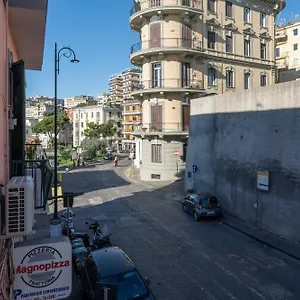Casa vacanze Domus Falcone, Napoli